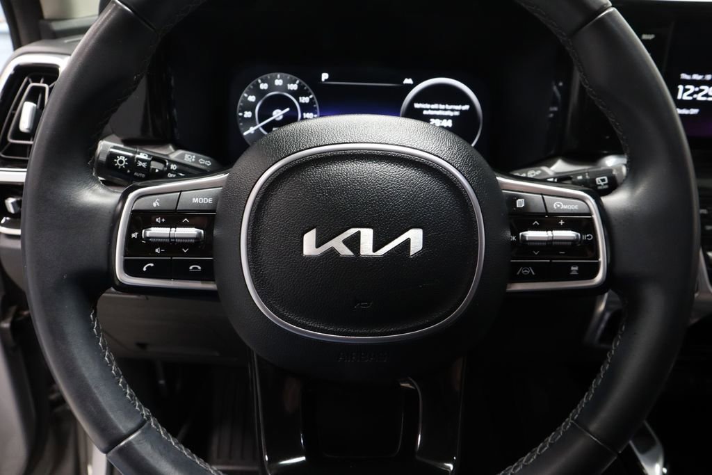 Used 2023 Kia Sorento SX image 33