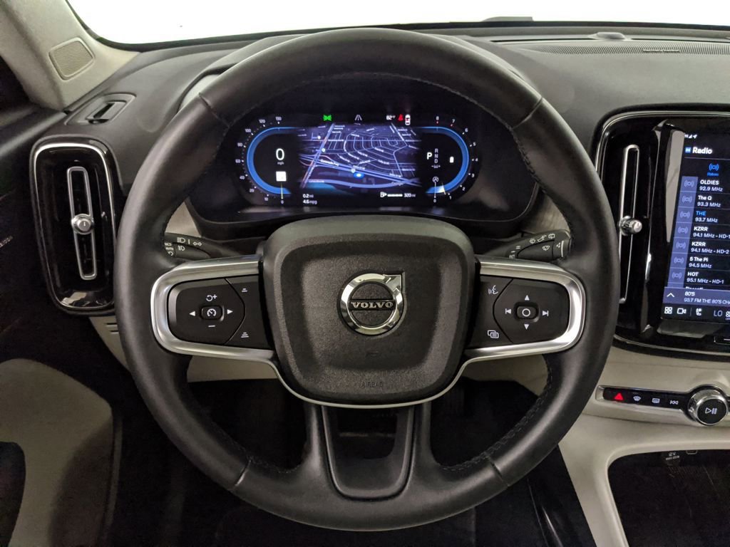 Used 2023 Volvo XC40 B5 Ultimate w/ Climate Package image 10