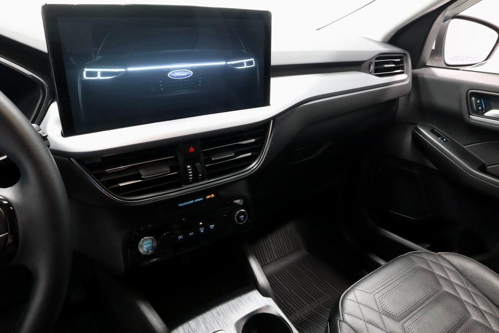 Certified 2024 Ford Escape SE w/ PHEV Premium Package image 32