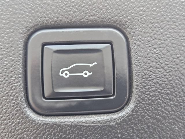 Used 2022 Chevrolet Blazer LT w/ Redline Edition FWD image 12