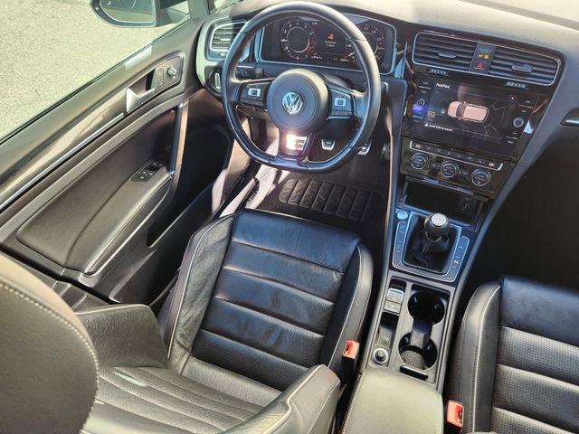 Used 2018 Volkswagen Golf R 4-Door image 12