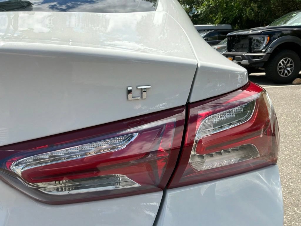 Used 2022 Chevrolet Malibu LT FWD image 24