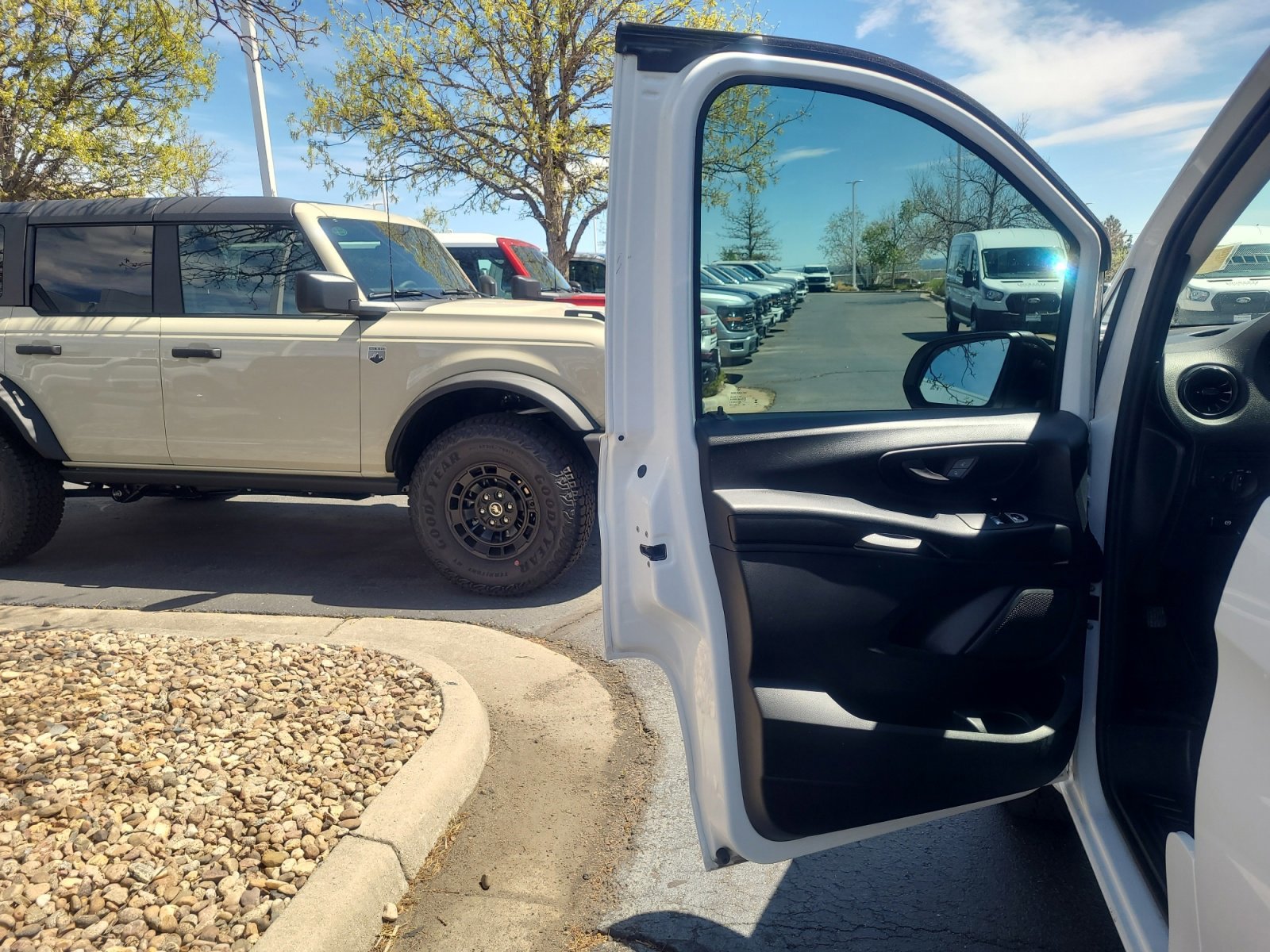 Used 2023 Mercedes-Benz Metris image 8