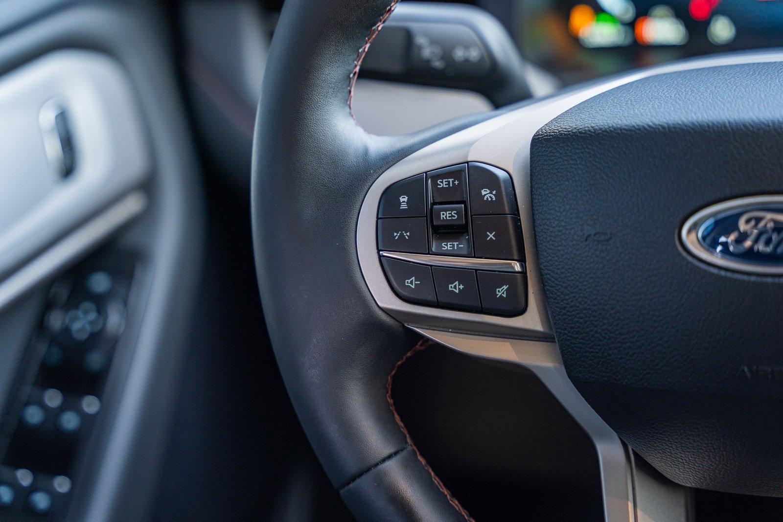 Certified 2025 Ford Explorer Active image 28