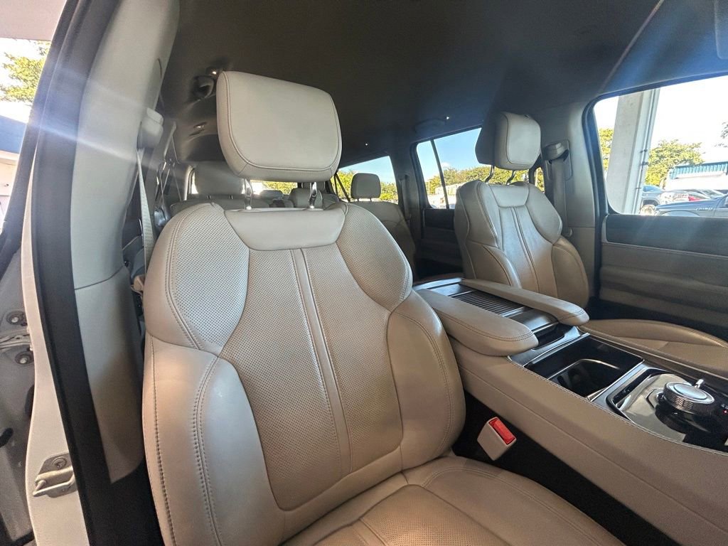 Used 2023 Jeep Wagoneer L Series II image 28