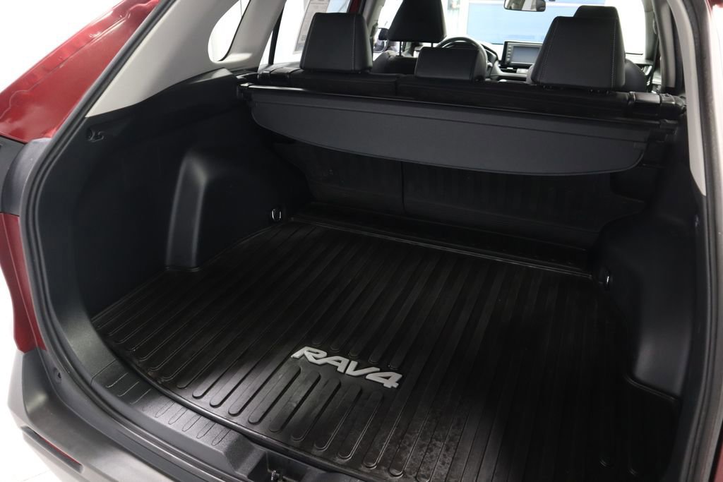 Used 2019 Toyota RAV4 XLE Premium w/ Cold Weather Package AWD/4WD image 16