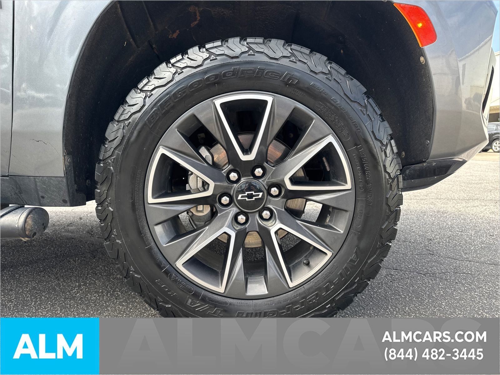 Used 2022 Chevrolet Suburban Z71 w/ Z71 Off-Road Package image 14