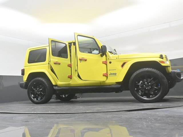 Used 2023 Jeep Wrangler Unlimited Sahara w/ Cold Weather Group AWD/4WD image 29