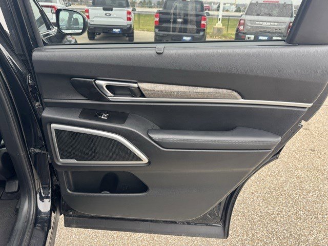 Used 2022 Kia Telluride EX image 40