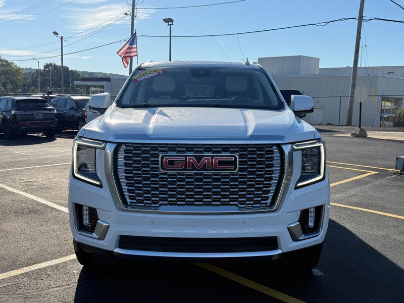 Used 2024 GMC Yukon Denali w/ Advanced Technology Package AWD/4WD image 12