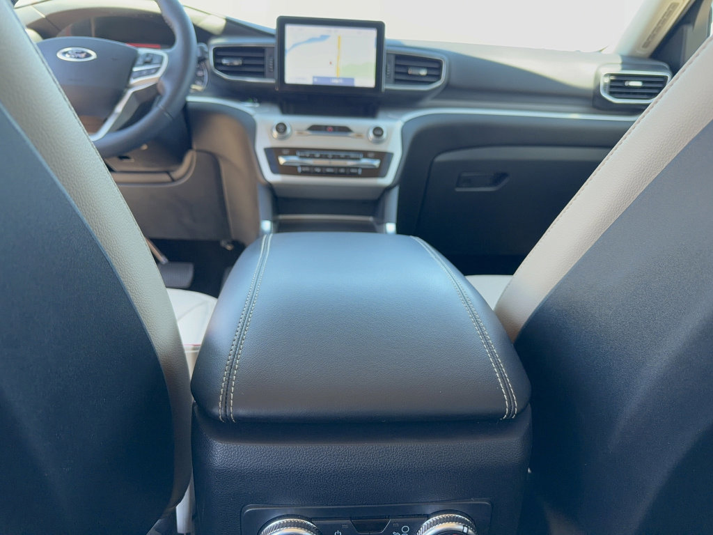 Certified 2020 Ford Explorer XLT w/ Equipment Group 202A image 31