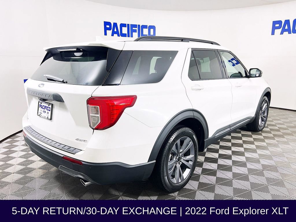 Certified 2022 Ford Explorer XLT w/ Equipment Group 202A image 3