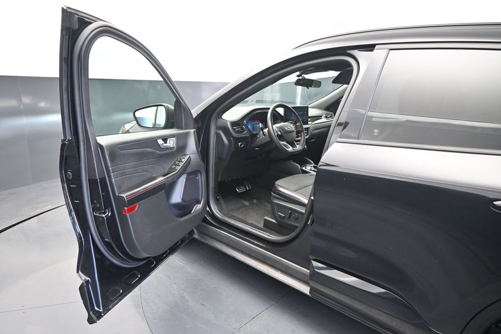 Certified 2023 Ford Escape ST-Line w/ Tech Pack #1 FWD image 9