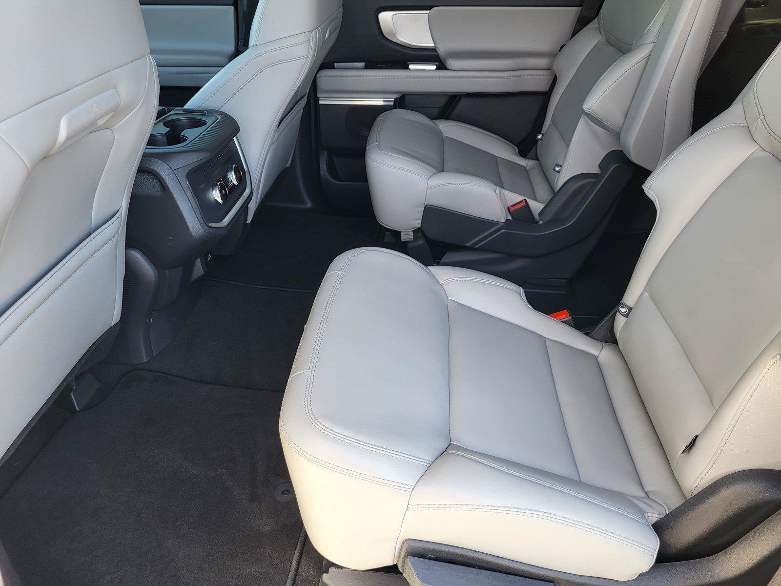 Certified 2026 Ford Expedition Active AWD/4WD image 33