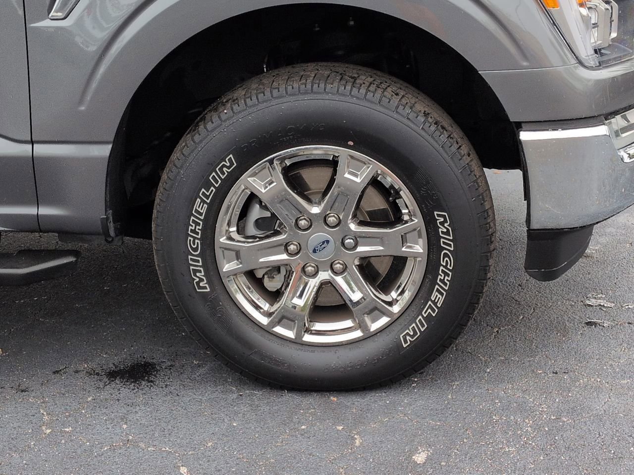 Certified 2021 Ford F150 XLT w/ Equipment Group 302A High image 11