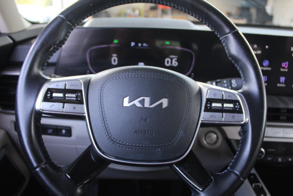 Used 2023 Kia Telluride EX w/ EX Captain's Chair Package FWD image 21