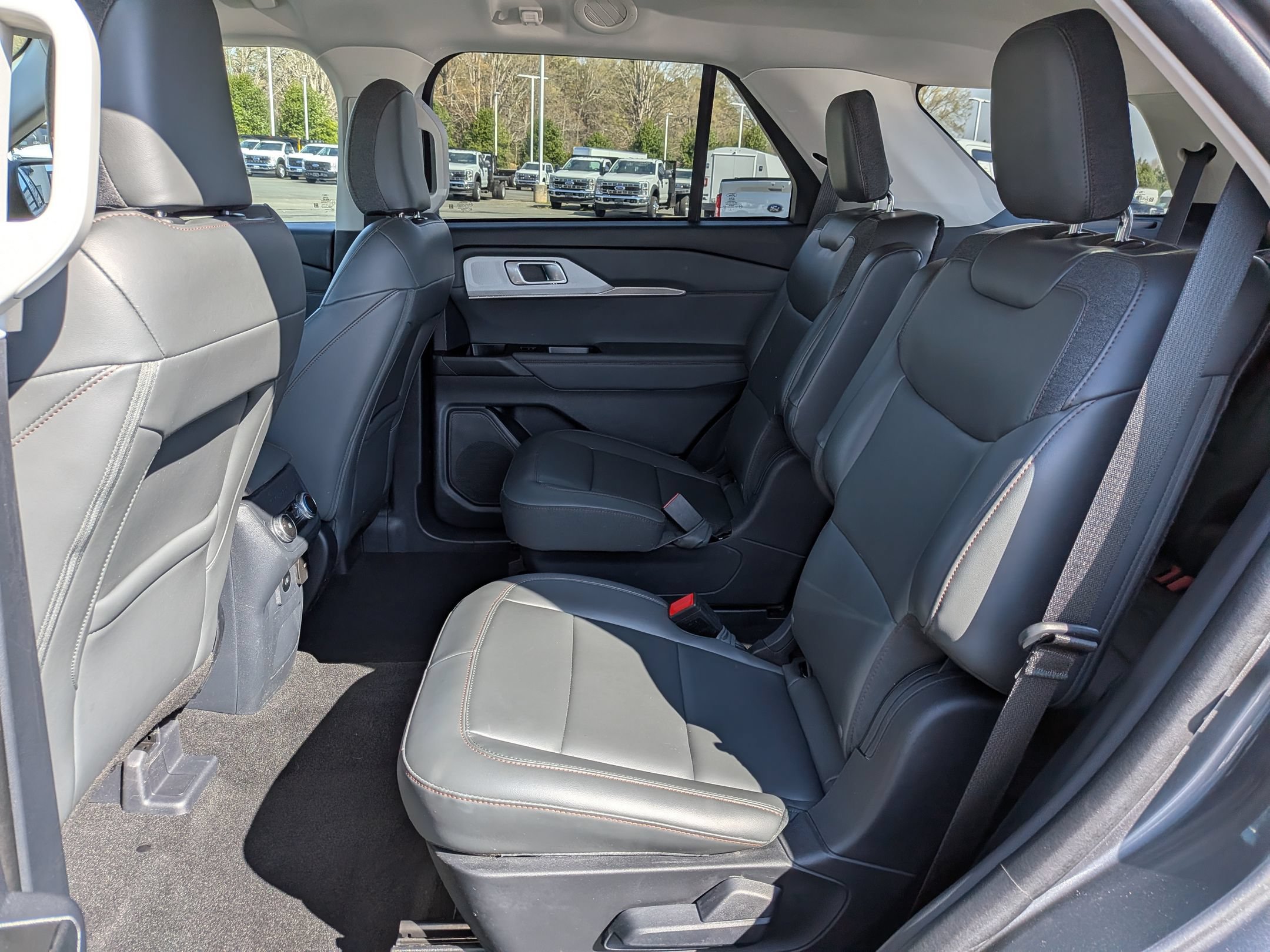 Certified 2025 Ford Explorer Active w/ Active Comfort Package AWD/4WD image 28