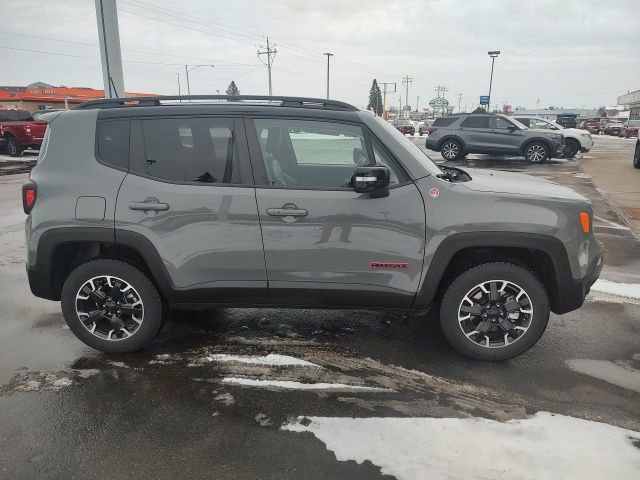 Used 2023 Jeep Renegade Trailhawk w/ Trailhawk Elite Group image 6