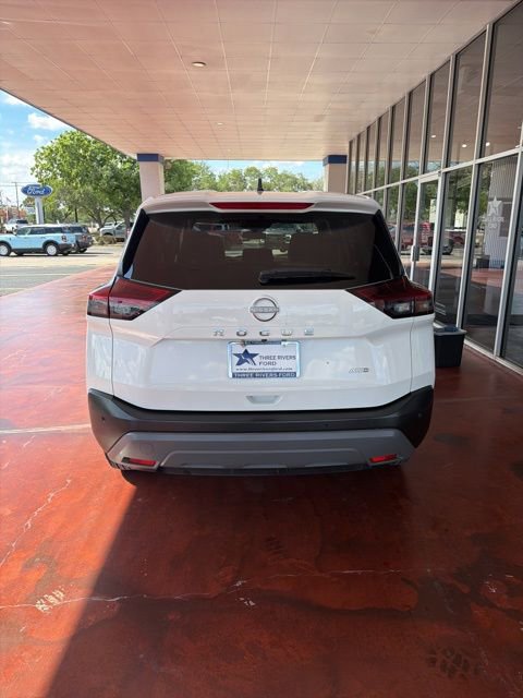 Used 2023 Nissan Rogue S AWD/4WD image 4