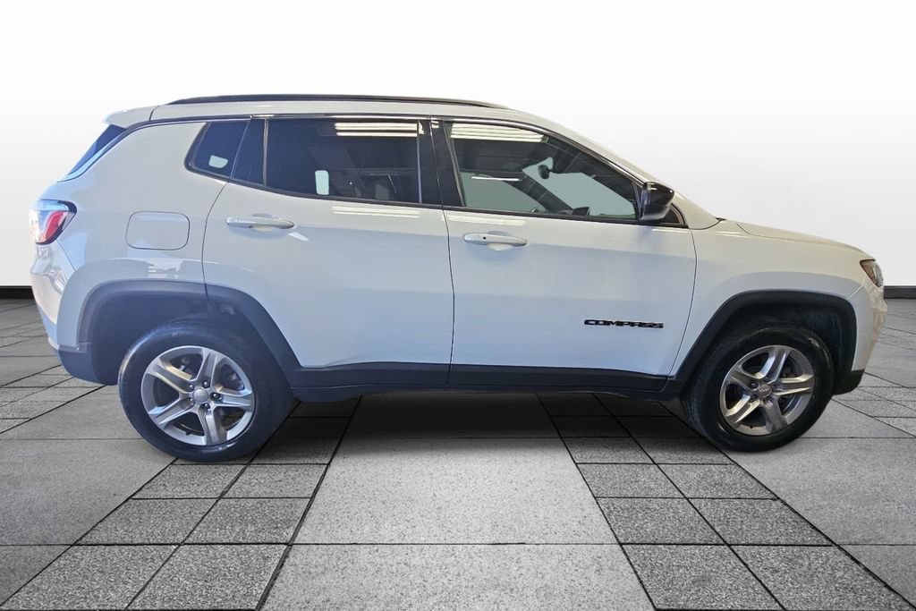Used 2024 Jeep Compass Latitude AWD/4WD image 4