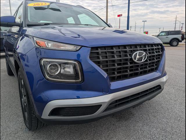 Used 2023 Hyundai Venue SEL image 5