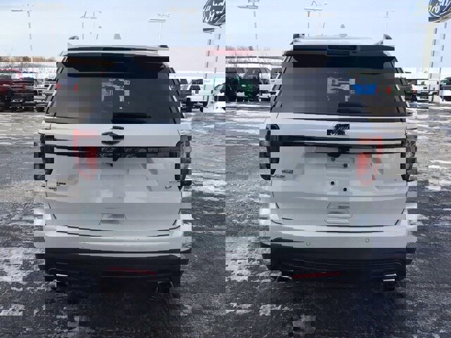 Certified 2017 Ford Explorer Sport w/ Equipment Group 401A image 4