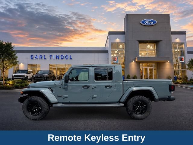 Used 2024 Jeep Gladiator Sport AWD/4WD image 5