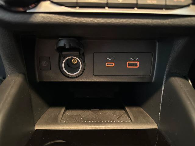 Used 2023 Nissan Versa SR w/ Lighting Package FWD image 27