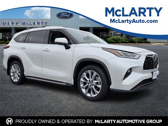 Used 2024 Toyota Highlander XLE