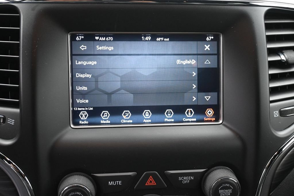 Used 2020 Jeep Grand Cherokee Laredo AWD/4WD image 11