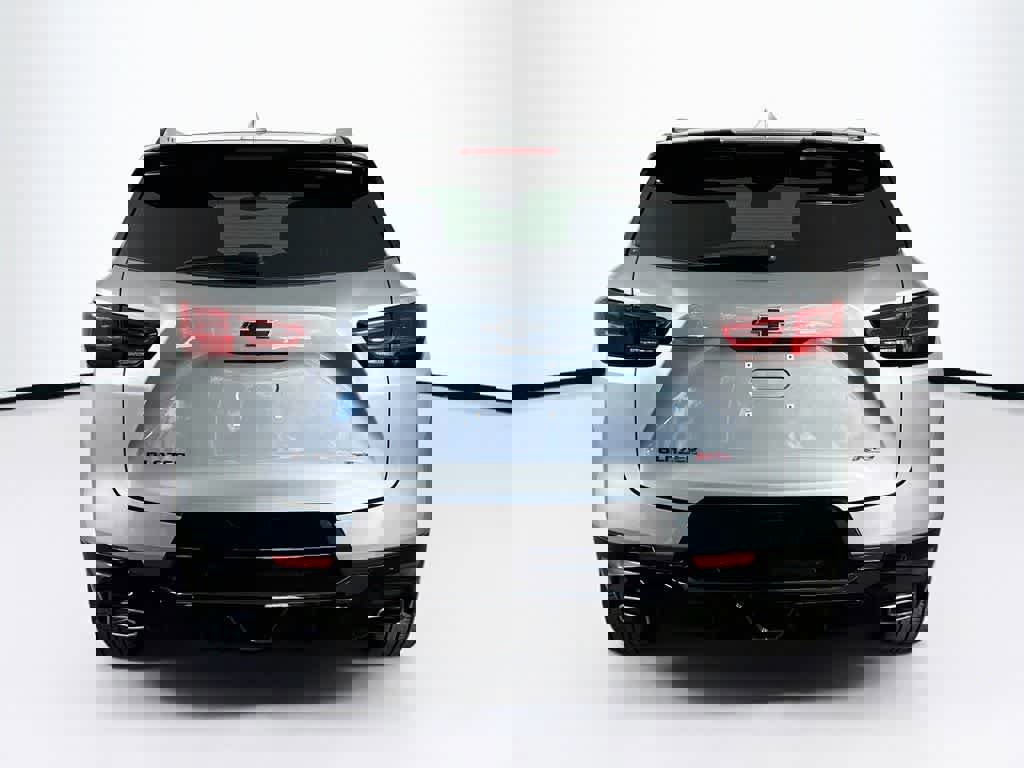 Used 2025 Chevrolet Blazer RS image 4