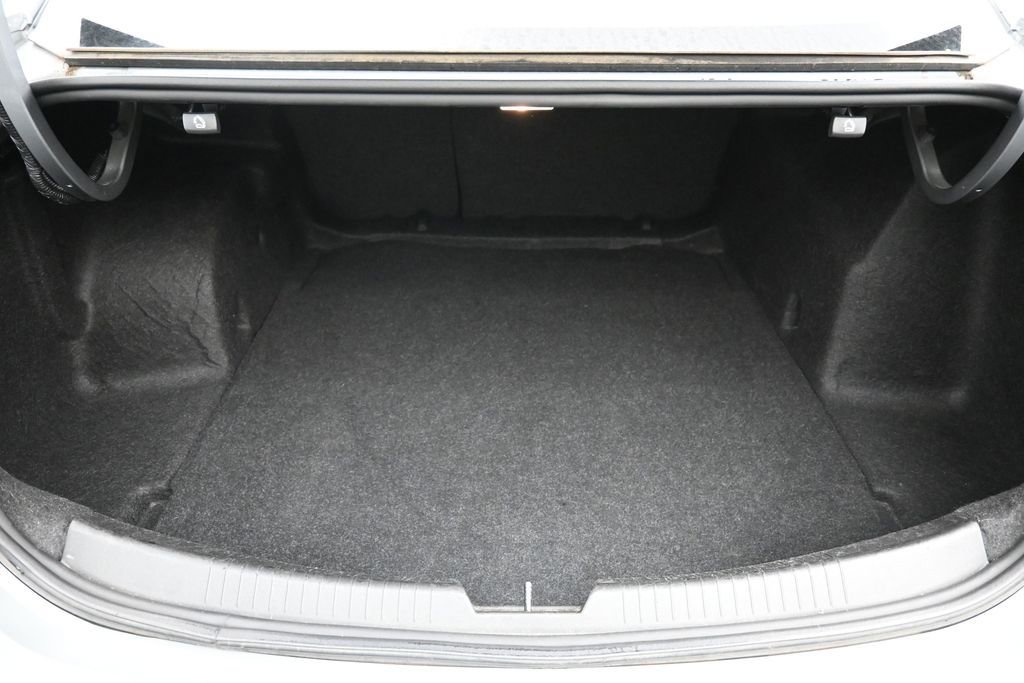 Used 2024 Chevrolet Malibu LT FWD image 21