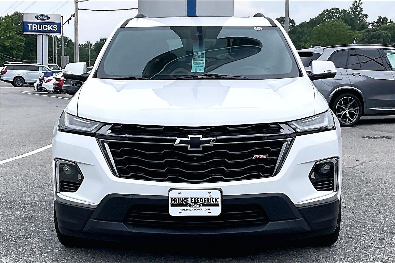 Used 2023 Chevrolet Traverse RS AWD/4WD image 2
