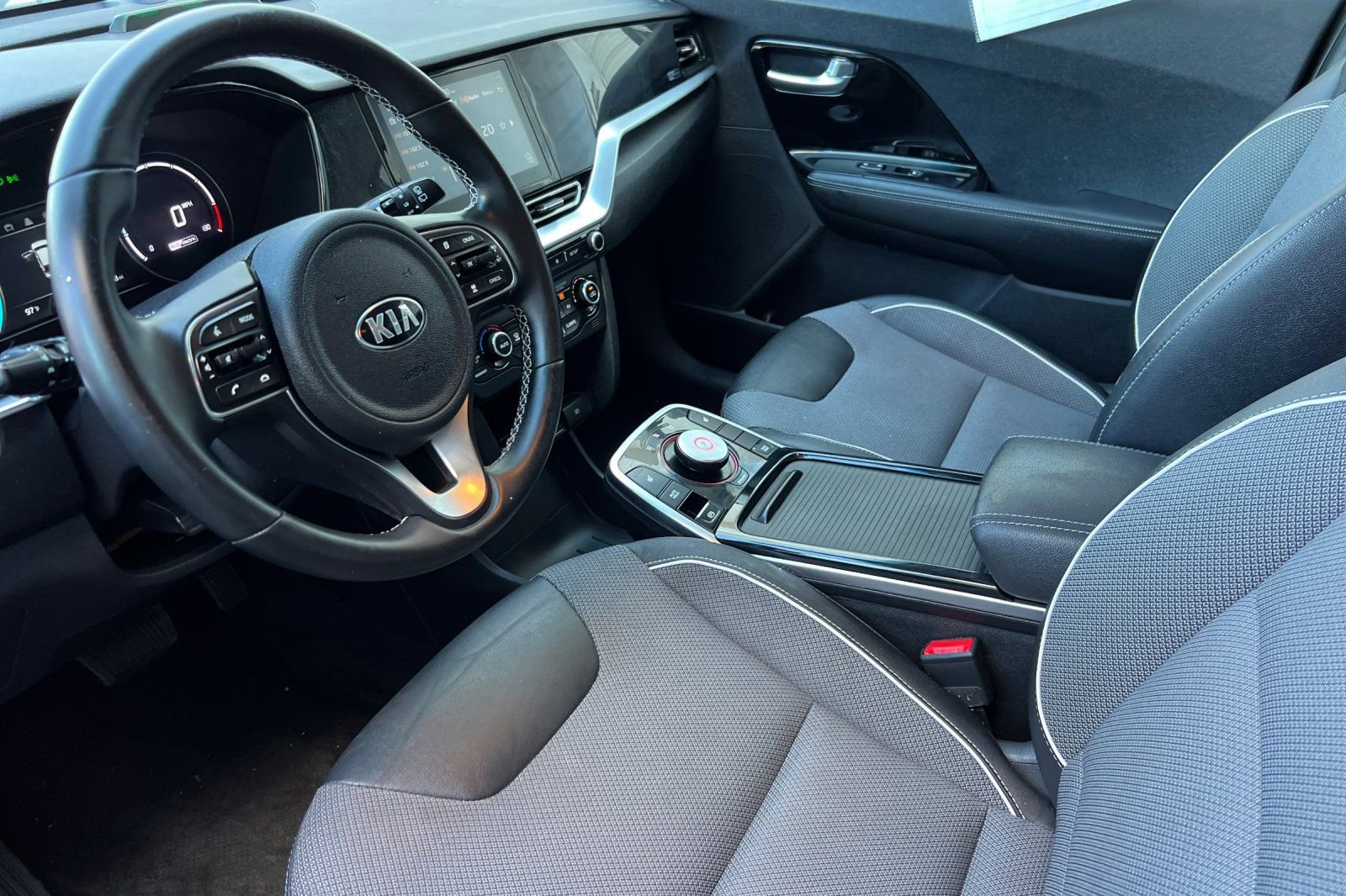 Used 2021 Kia Niro EX image 11