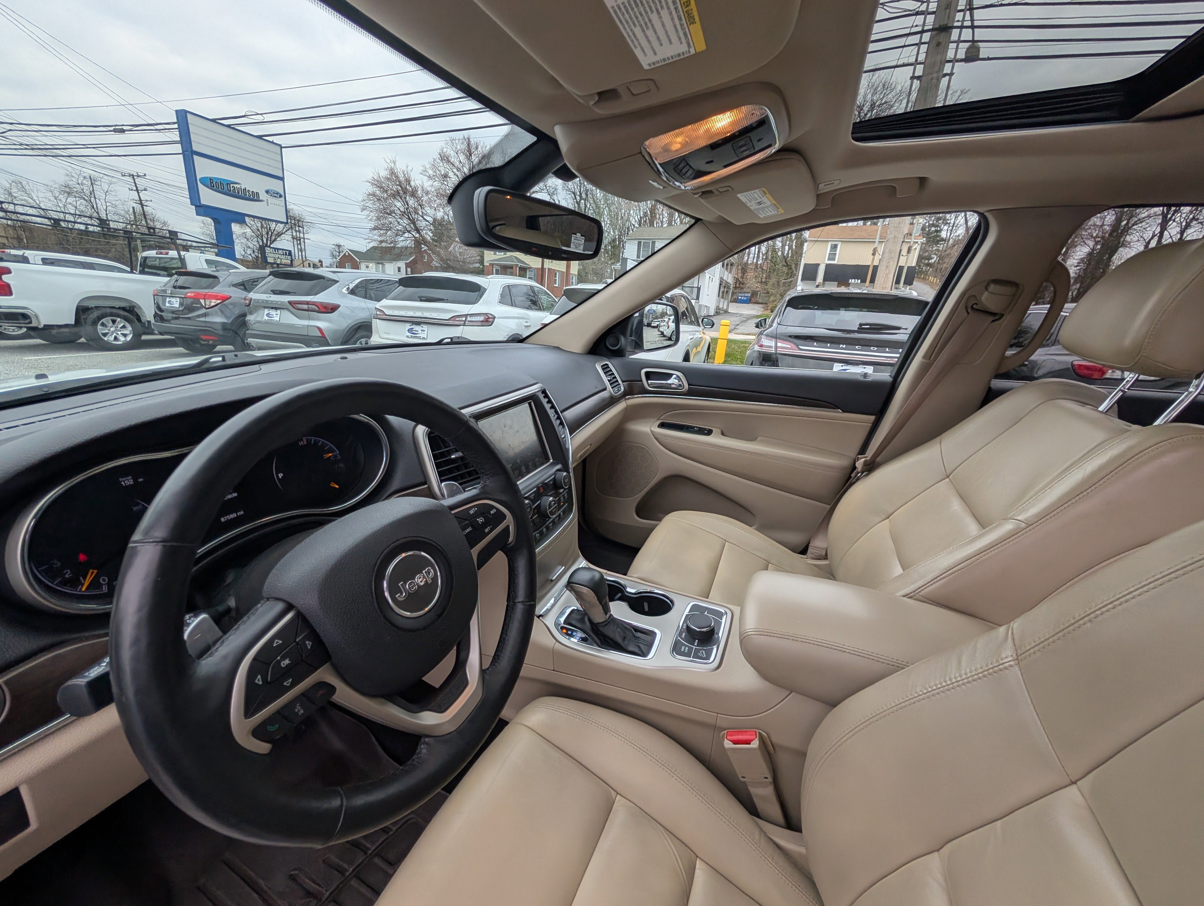 Used 2017 Jeep Grand Cherokee Limited image 17