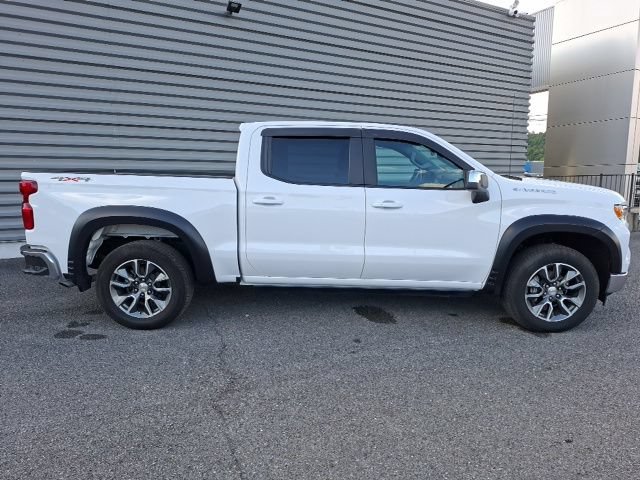 Used 2025 Chevrolet Silverado 1500 LT AWD/4WD image 2