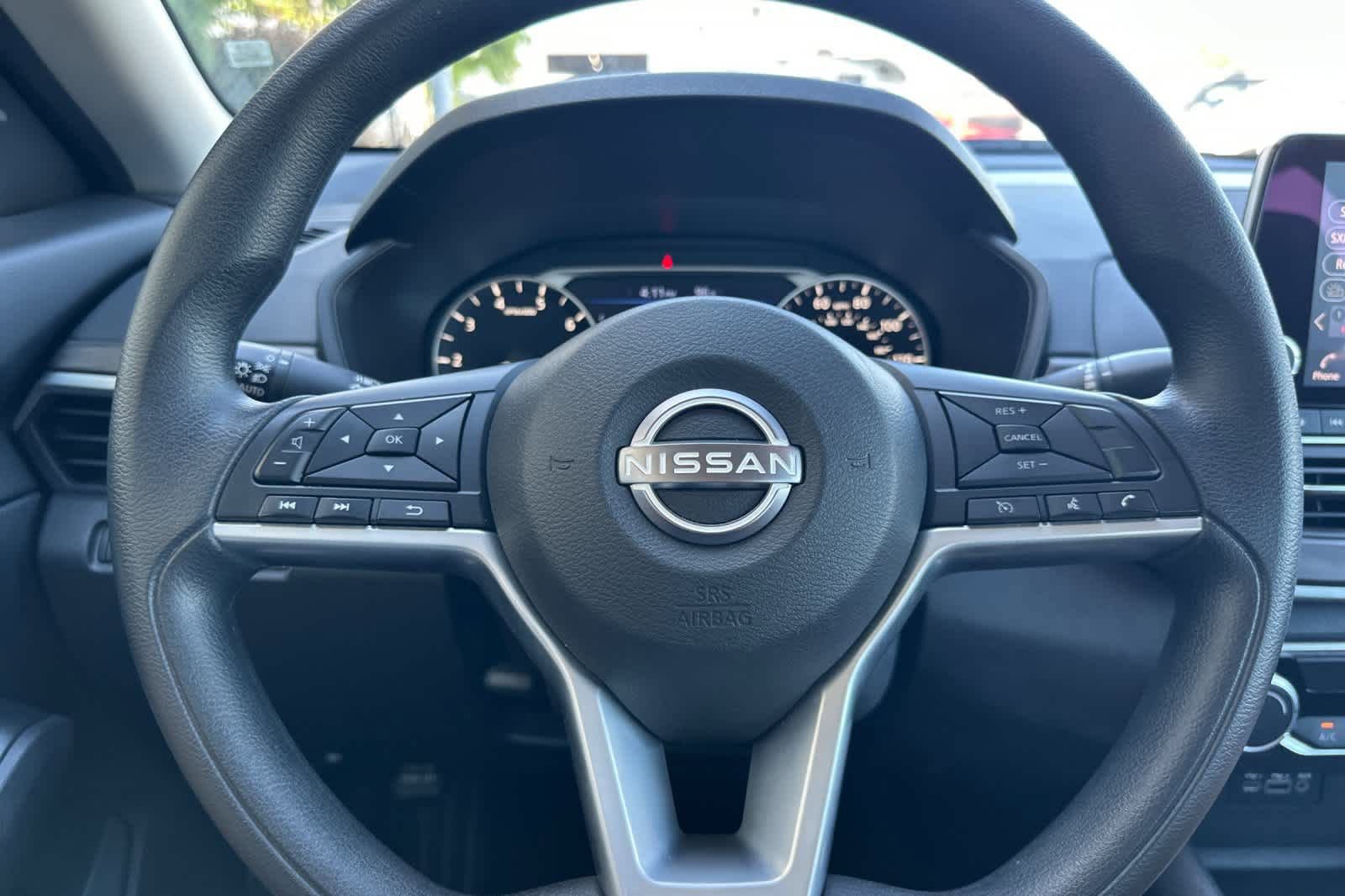 Used 2025 Nissan Altima 2.5 SV FWD image 22