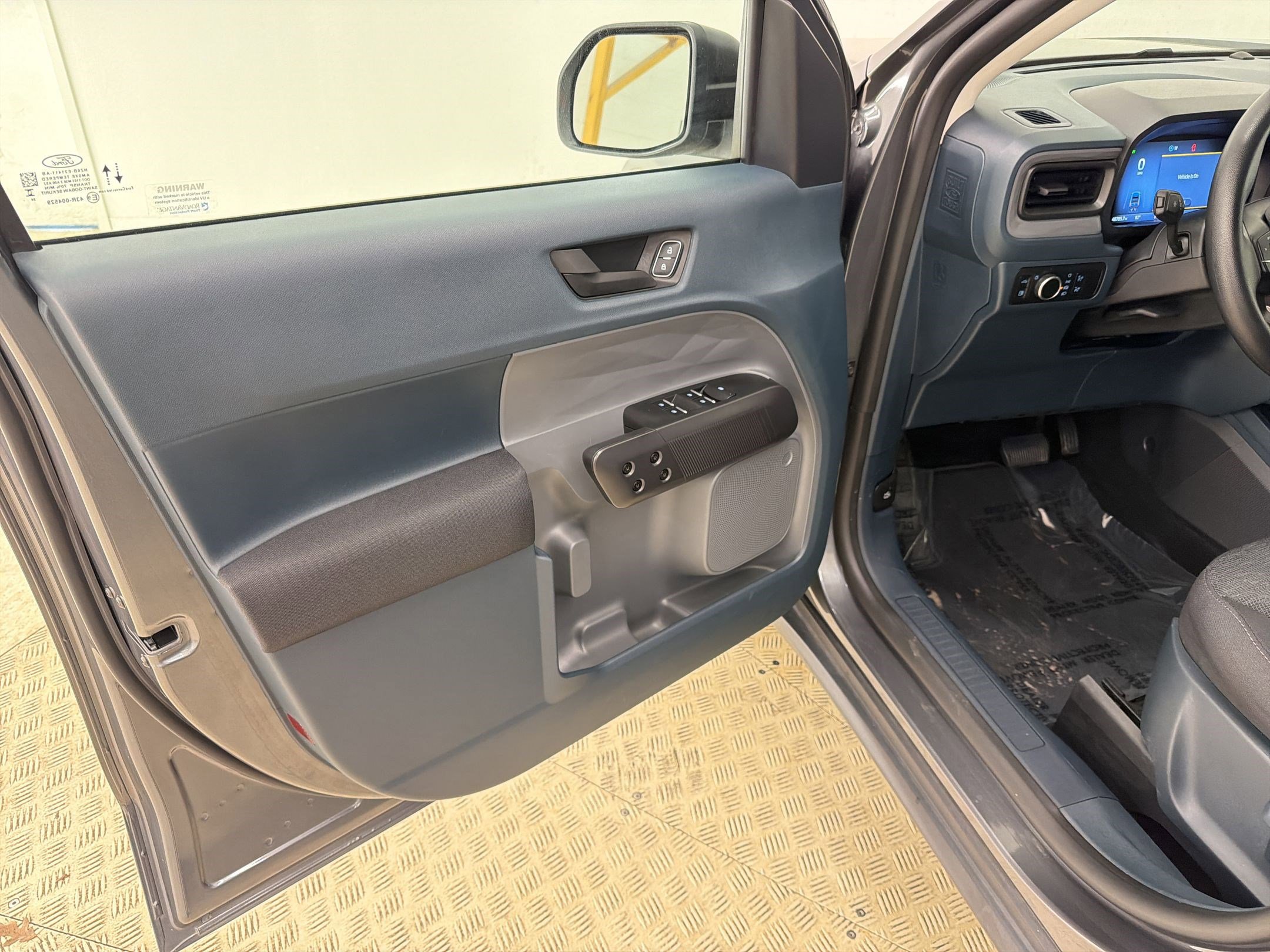 Certified 2025 Ford Maverick XL image 13