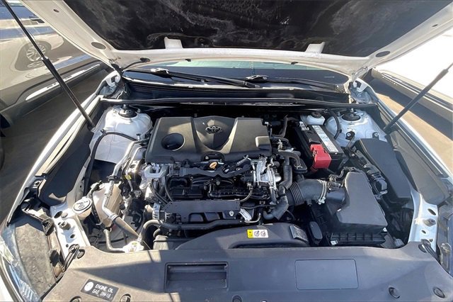 Used 2019 Toyota Camry LE image 12