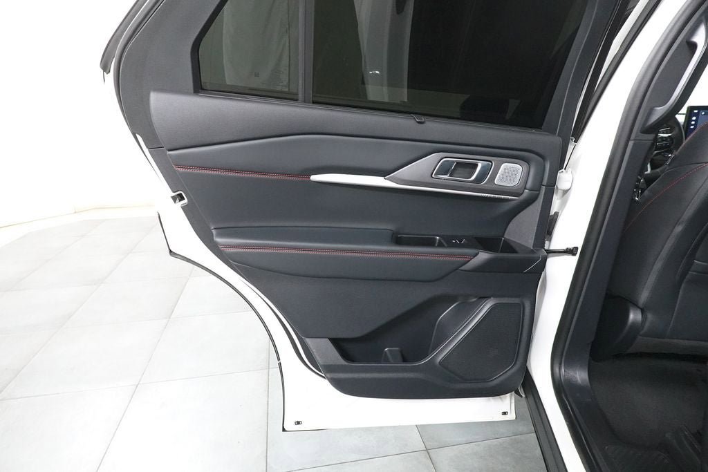 Certified 2025 Ford Explorer ST AWD/4WD image 29