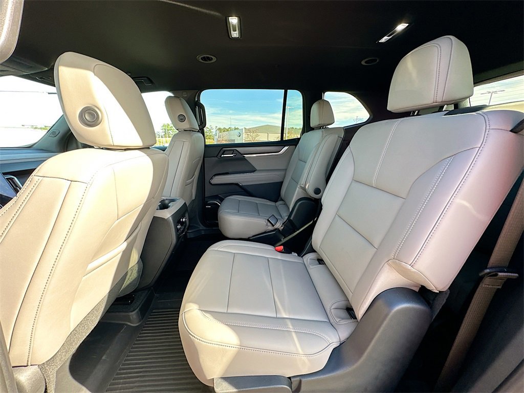 Used 2026 GMC Acadia Elevation w/ Black Edition image 17