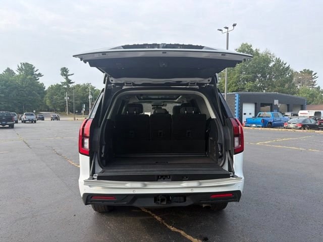 Certified 2025 Ford Expedition Active AWD/4WD image 9