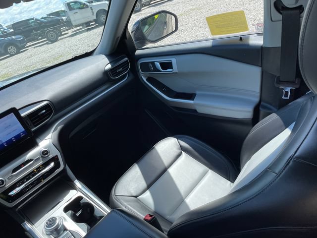 Certified 2022 Ford Explorer XLT w/ Equipment Group 202A AWD/4WD image 28