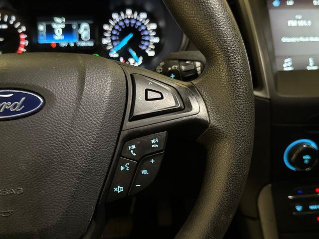 Certified 2018 Ford Edge SE FWD image 17