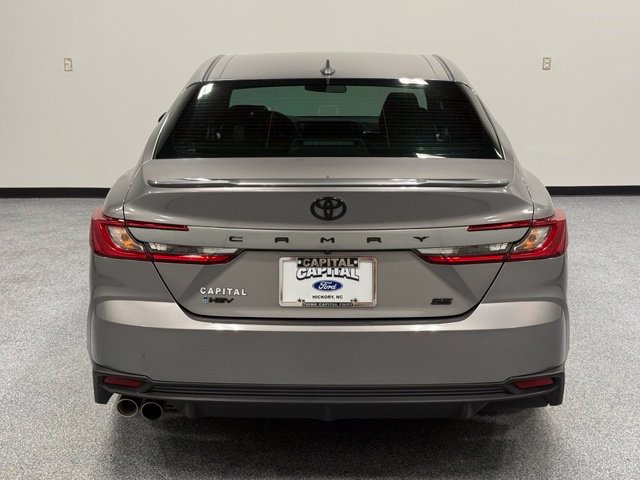 Used 2025 Toyota Camry SE FWD image 11