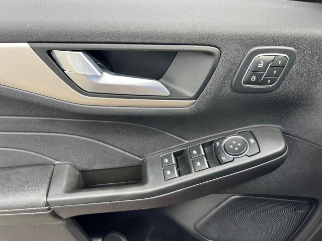 Certified 2022 Ford Escape SEL w/ Technology Package AWD/4WD image 12