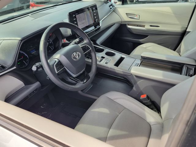 Used 2021 Toyota Sienna Limited FWD image 8
