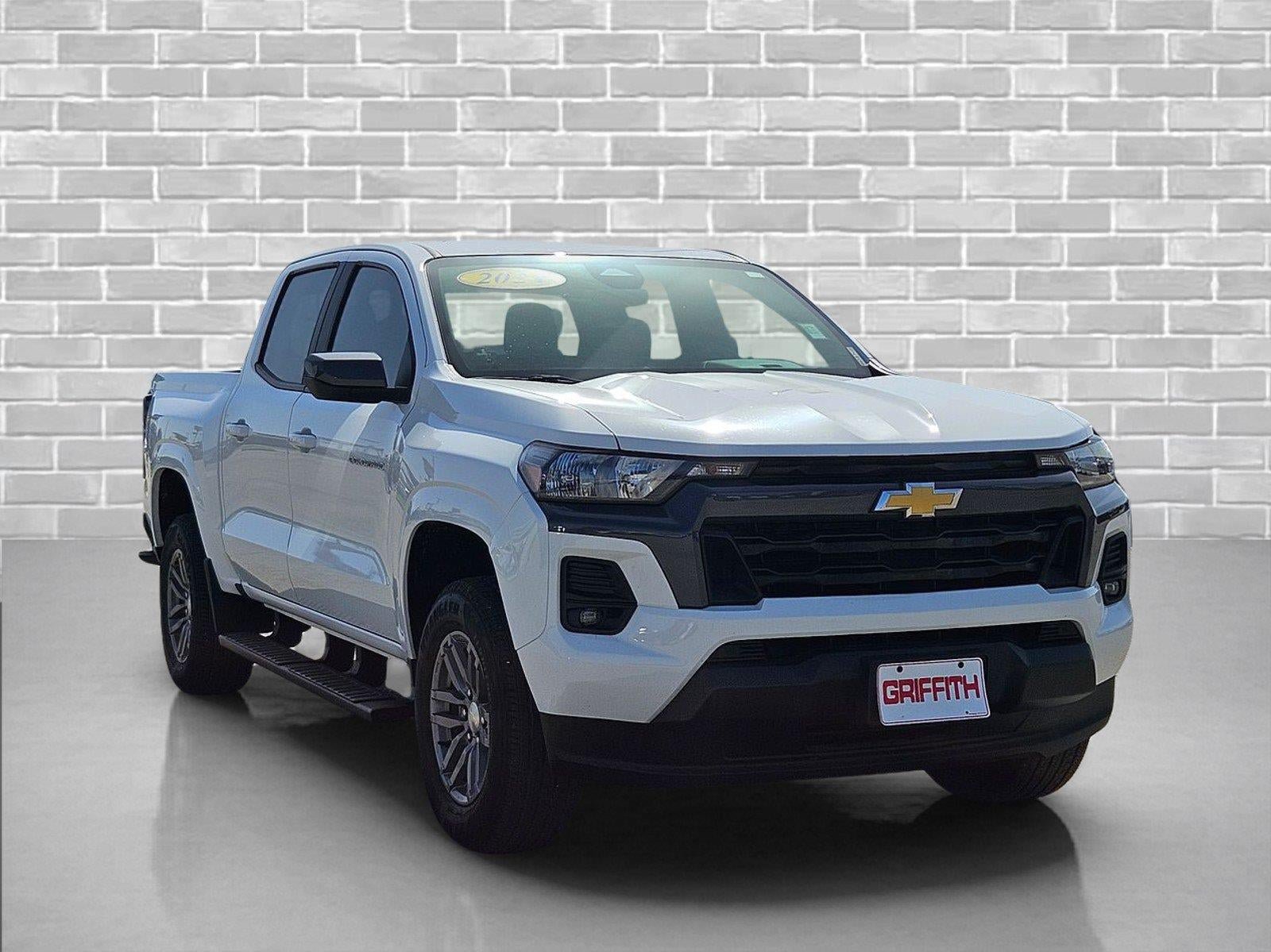 Used 2024 Chevrolet Colorado LT w/ LT Convenience Package RWD image 3
