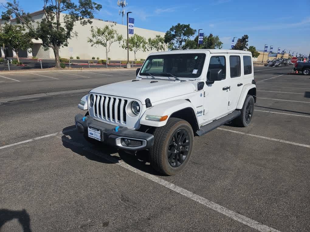 Used 2022 Jeep Wrangler Unlimited Sahara AWD/4WD video 1