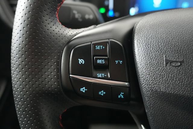 Certified 2025 Ford Escape ST-Line AWD/4WD image 15
